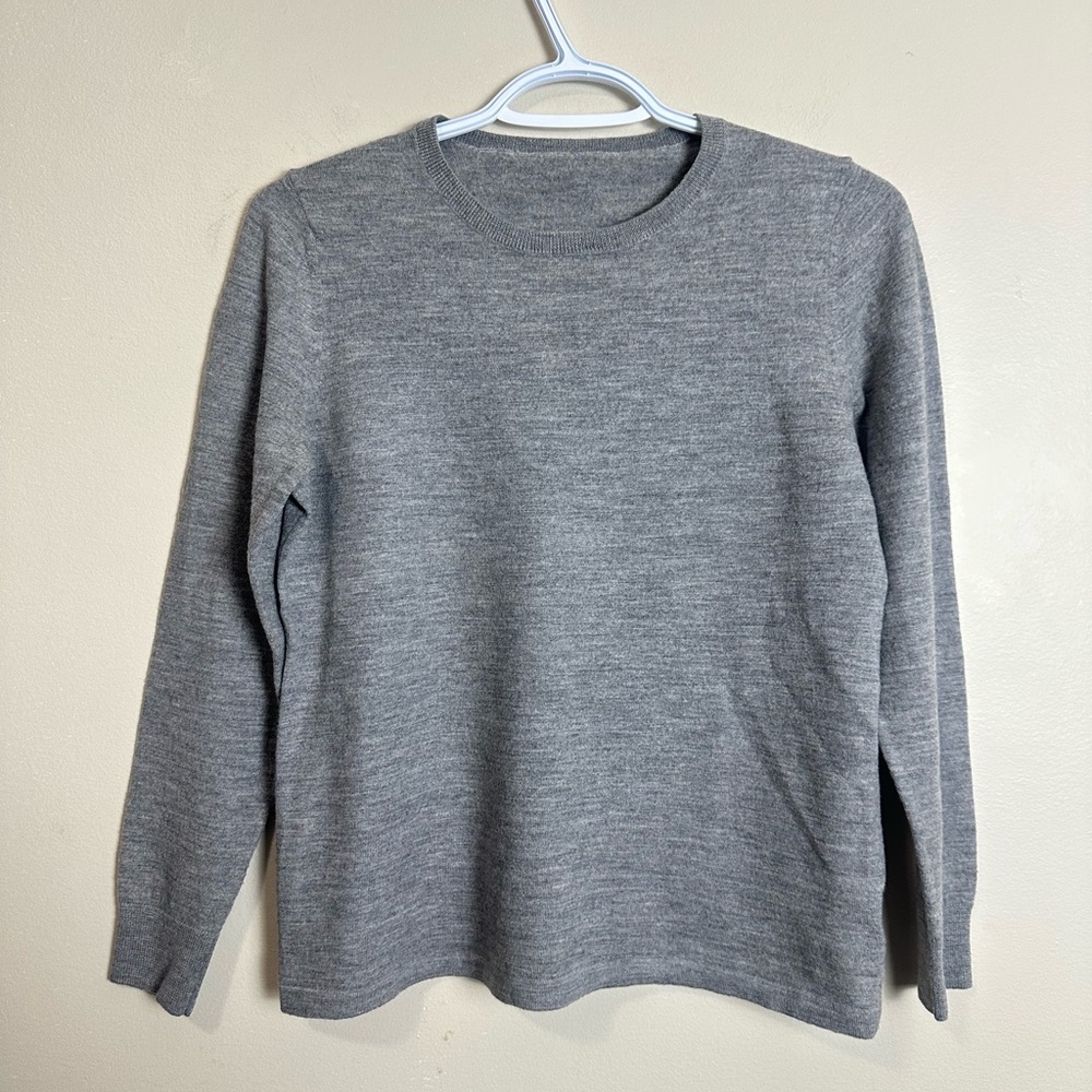 Sweater Size S Gray 100% wool  Sweater